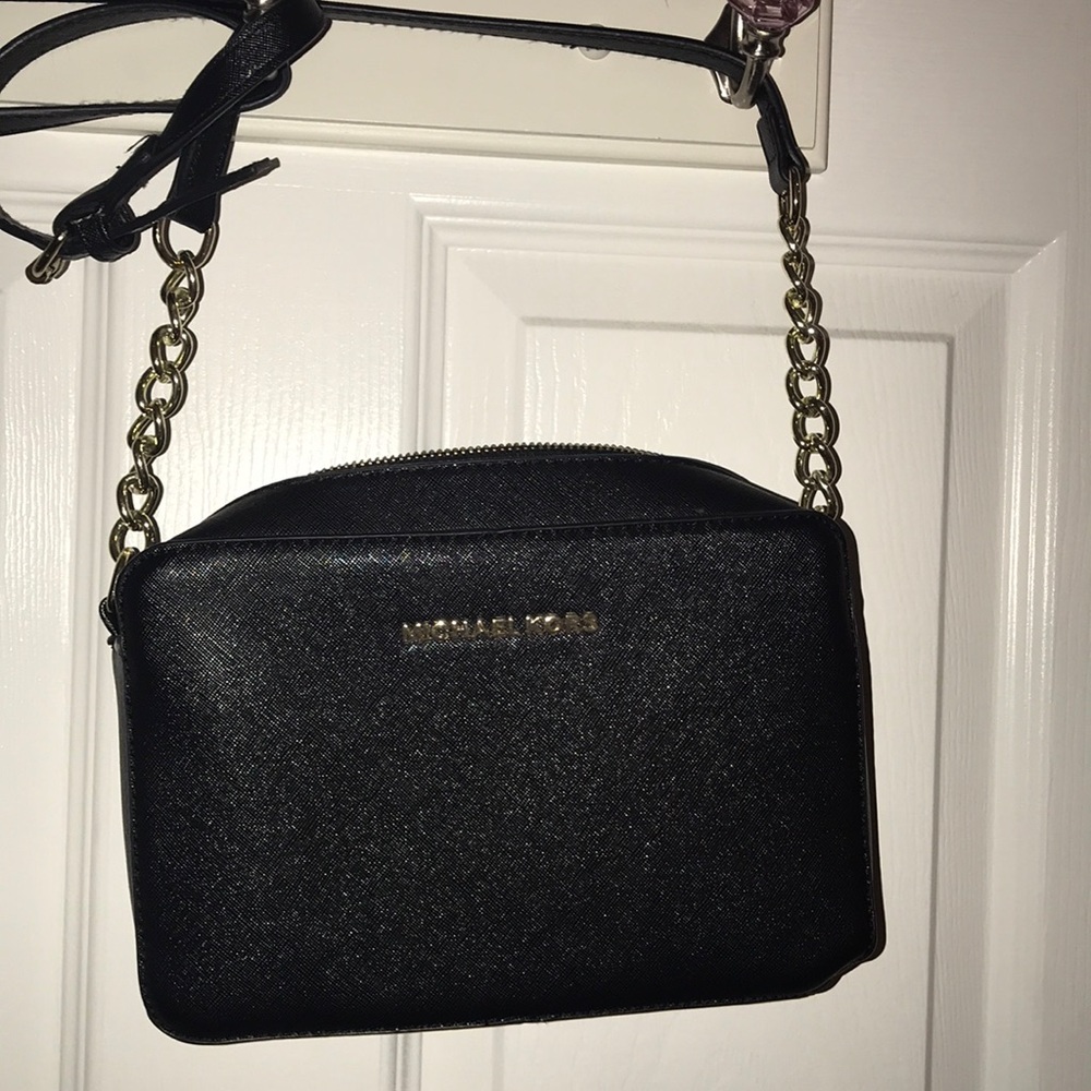 Michael Kors Small crossbody. Black